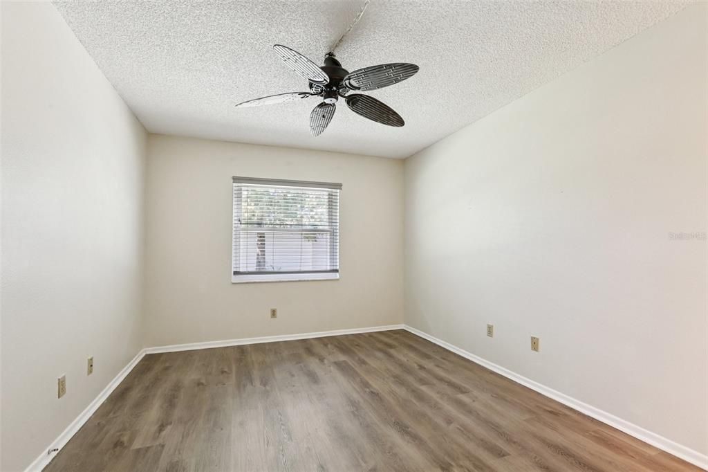 На продажу: $179,000 (2 спален, 2 ванн, 810 Квадратных фут)