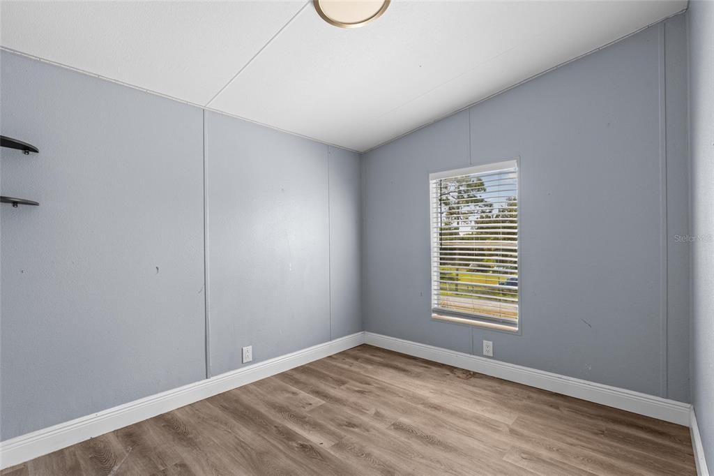 Active With Contract: $169,999 (3 beds, 2 baths, 1092 Square Feet)