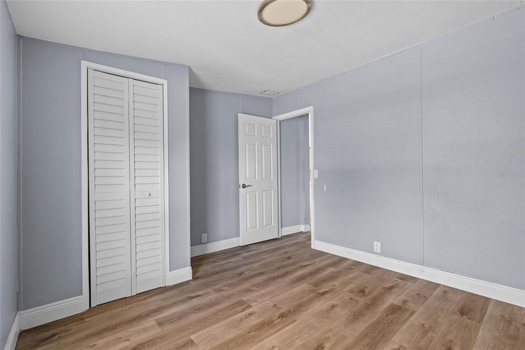 Active With Contract: $169,999 (3 beds, 2 baths, 1092 Square Feet)