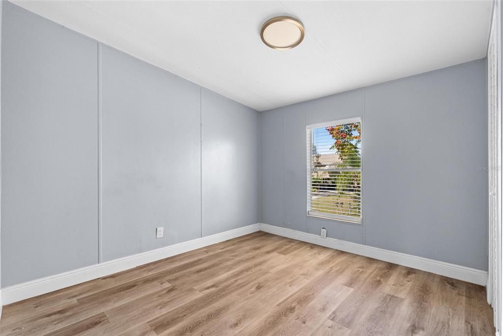 Active With Contract: $169,999 (3 beds, 2 baths, 1092 Square Feet)