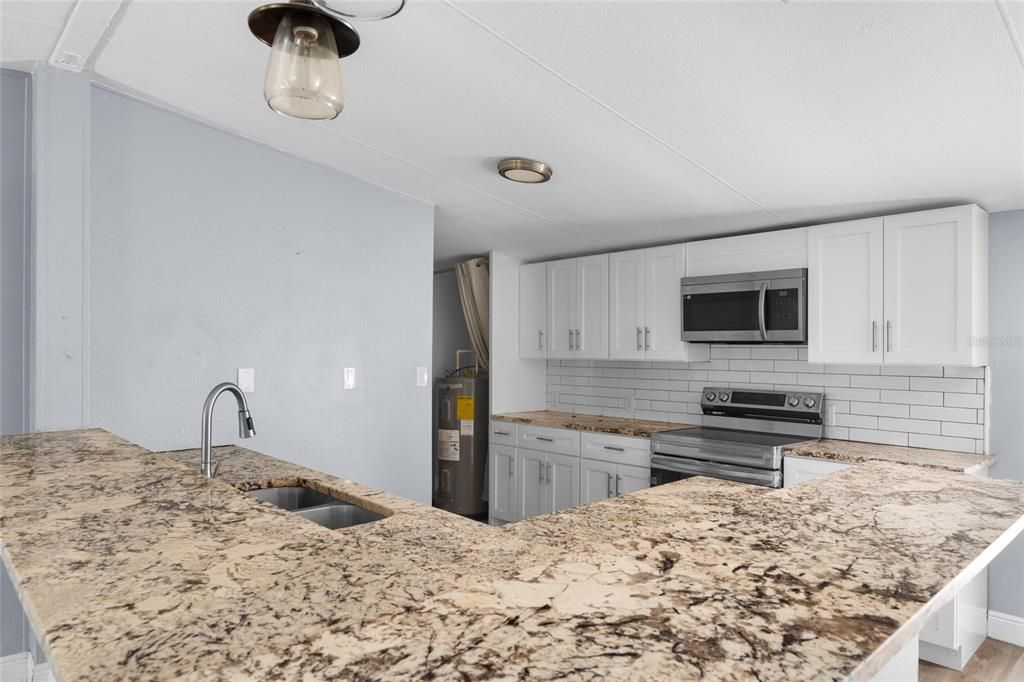 Active With Contract: $169,999 (3 beds, 2 baths, 1092 Square Feet)