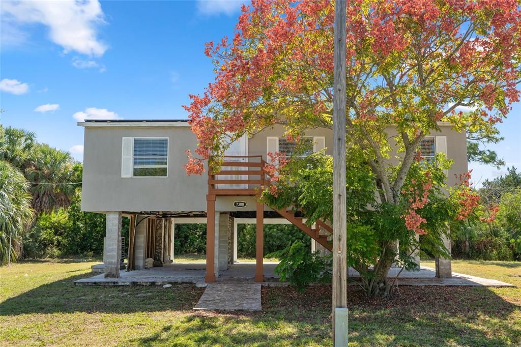 Active With Contract: $169,999 (3 beds, 2 baths, 1092 Square Feet)