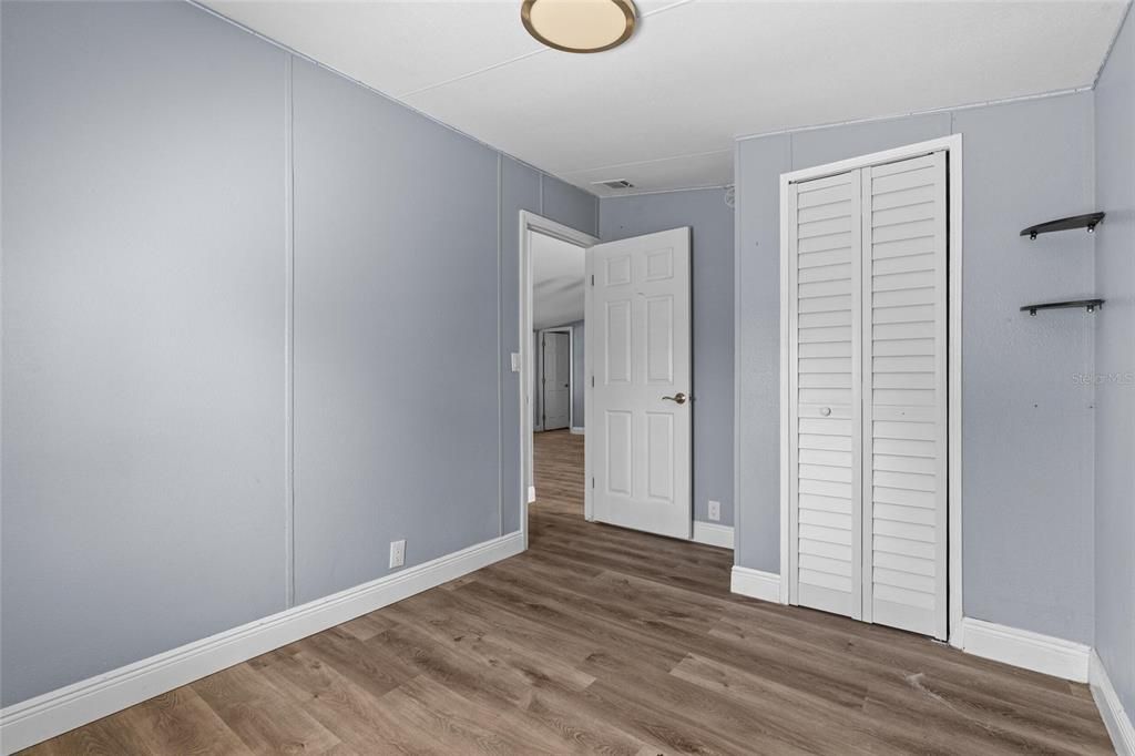 Active With Contract: $169,999 (3 beds, 2 baths, 1092 Square Feet)