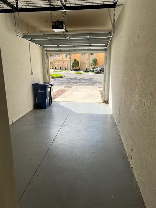 For Rent: $1,900 (3 beds, 2 baths, 1417 Square Feet)