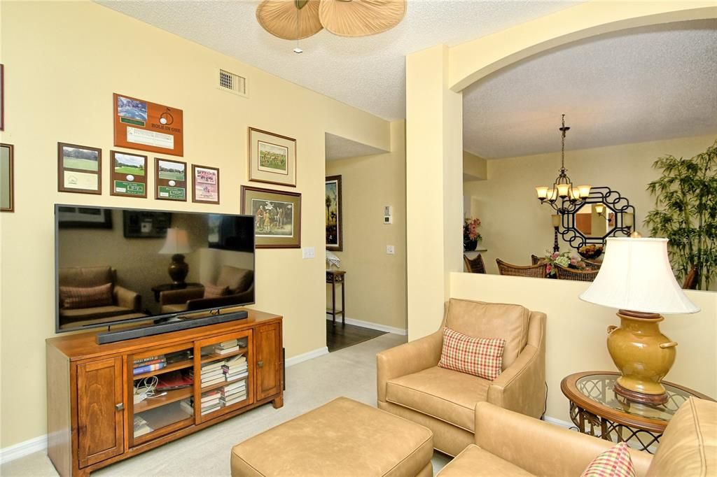 На продажу: $275,000 (2 спален, 2 ванн, 1433 Квадратных фут)