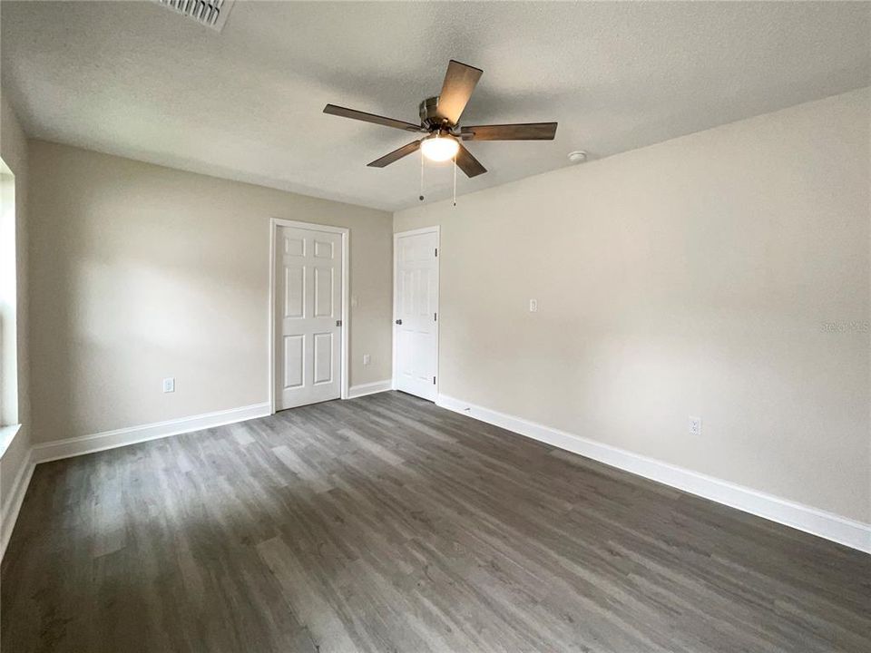 Под контрактом: $393,000 (3 спален, 2 ванн, 1695 Квадратных фут)