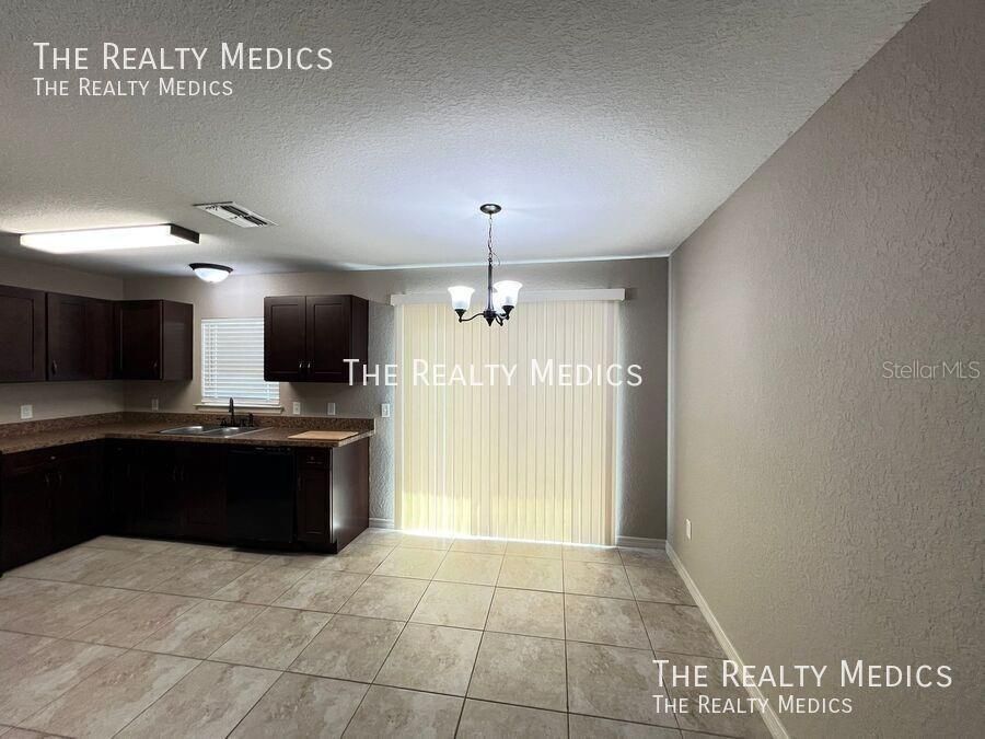 出租: $1,500 (3 贝兹, 2 浴室, 1332 平方英尺)