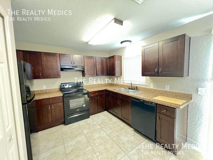 出租: $1,500 (3 贝兹, 2 浴室, 1332 平方英尺)