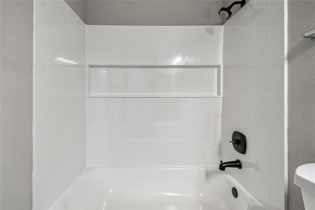 待售: $249,000 (2 贝兹, 2 浴室, 1006 平方英尺)