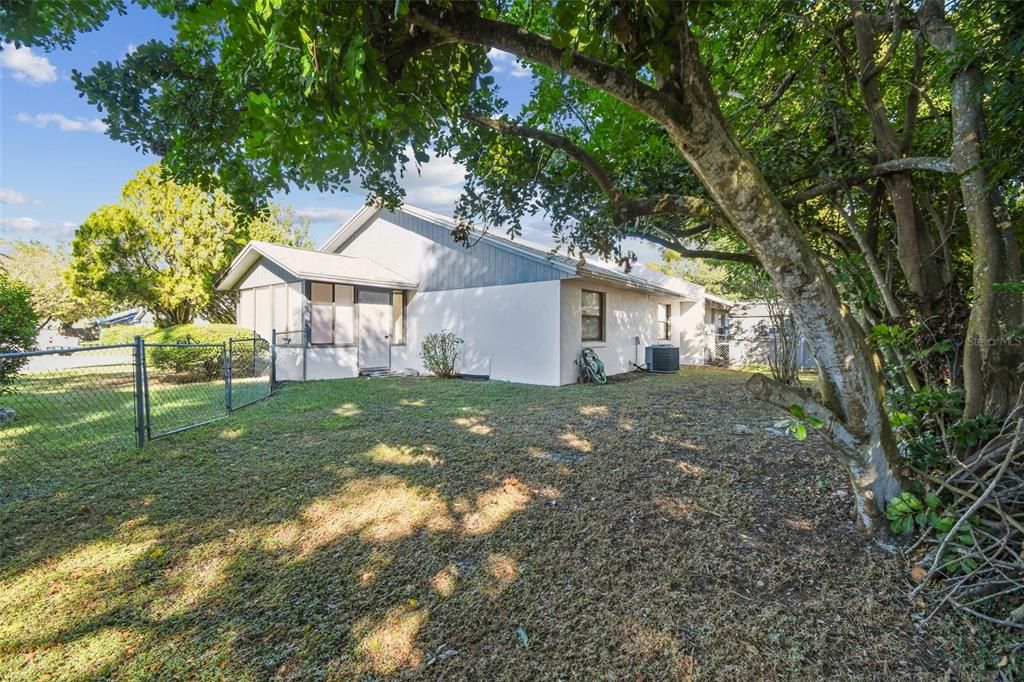 待售: $249,000 (2 贝兹, 2 浴室, 1006 平方英尺)