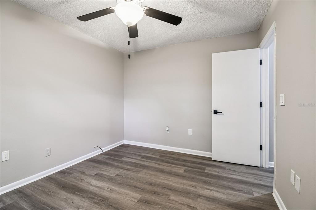 待售: $249,000 (2 贝兹, 2 浴室, 1006 平方英尺)