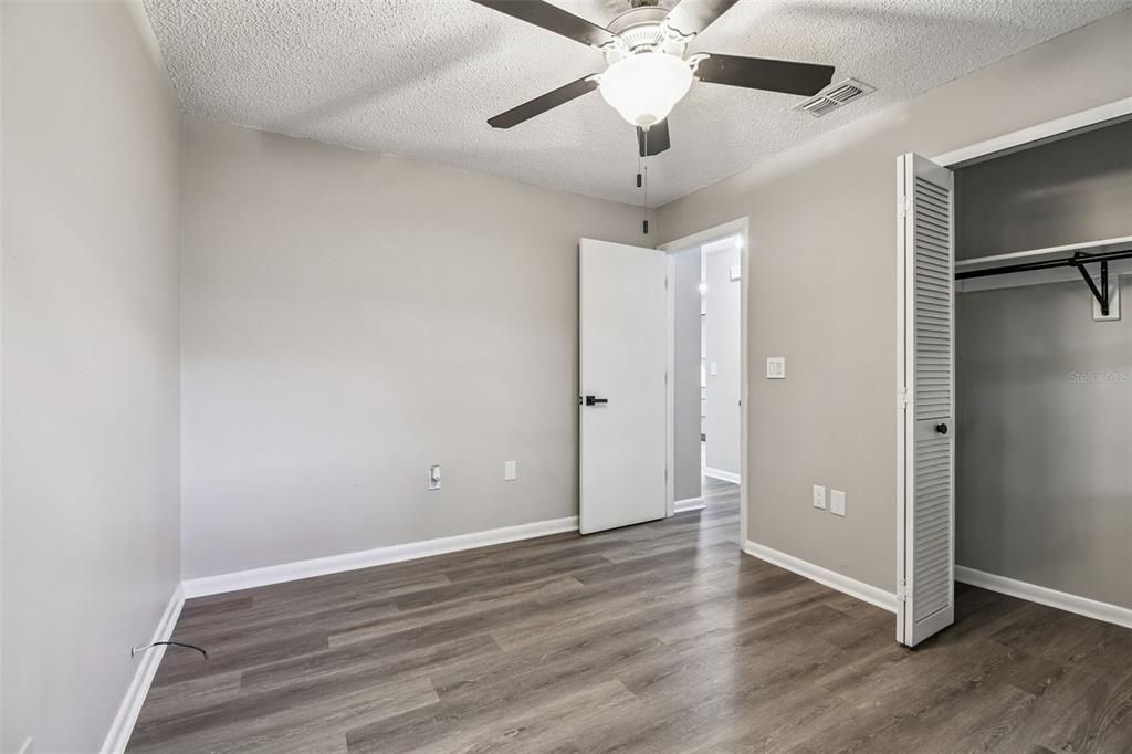 待售: $249,000 (2 贝兹, 2 浴室, 1006 平方英尺)