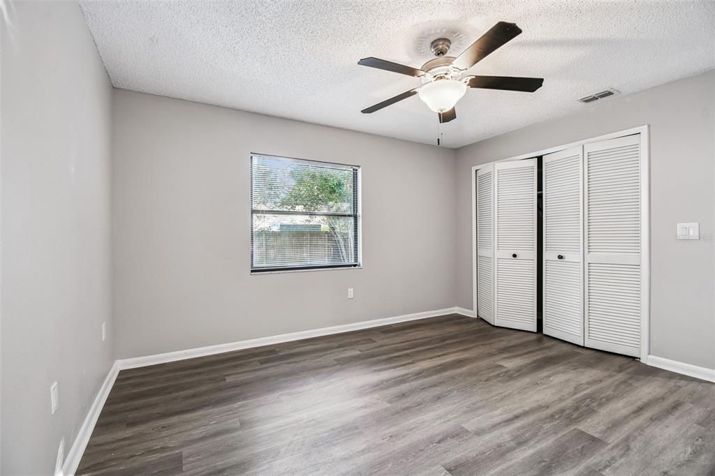 待售: $249,000 (2 贝兹, 2 浴室, 1006 平方英尺)