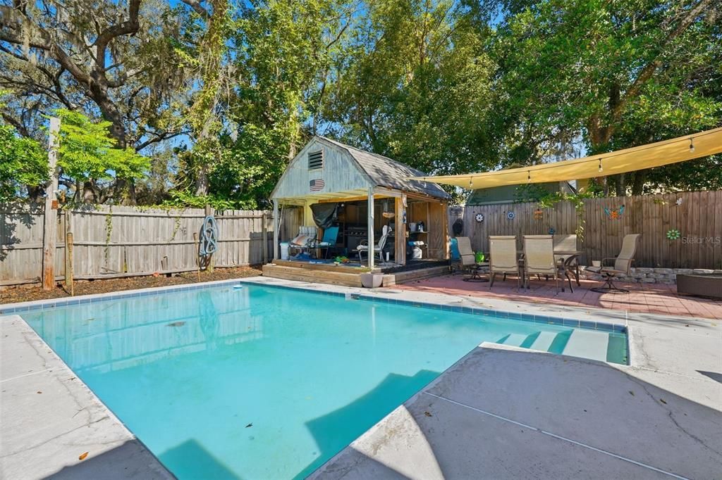 Active With Contract: $340,000 (5 beds, 2 baths, 1865 Square Feet)