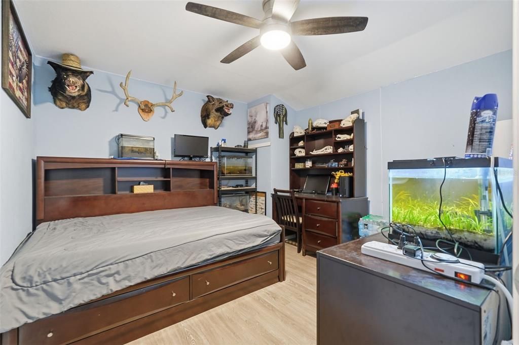 Active With Contract: $340,000 (5 beds, 2 baths, 1865 Square Feet)