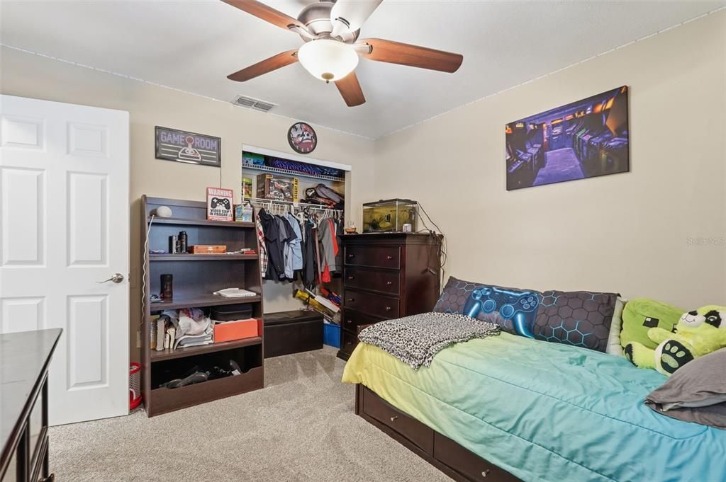 Active With Contract: $340,000 (5 beds, 2 baths, 1865 Square Feet)