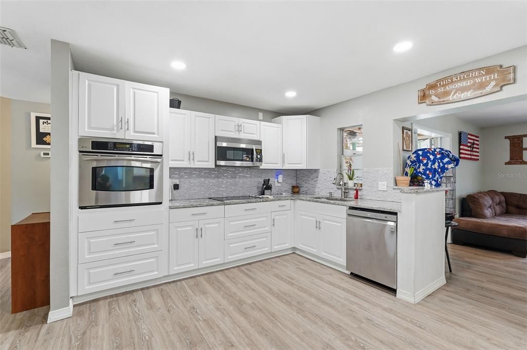 Active With Contract: $340,000 (5 beds, 2 baths, 1865 Square Feet)