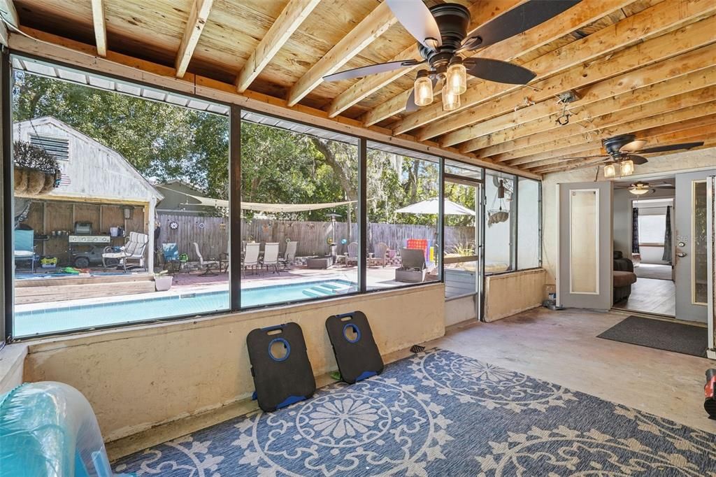 Active With Contract: $340,000 (5 beds, 2 baths, 1865 Square Feet)