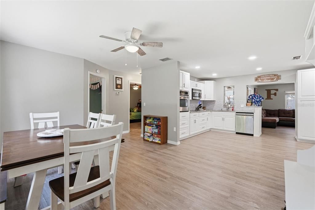 Active With Contract: $340,000 (5 beds, 2 baths, 1865 Square Feet)