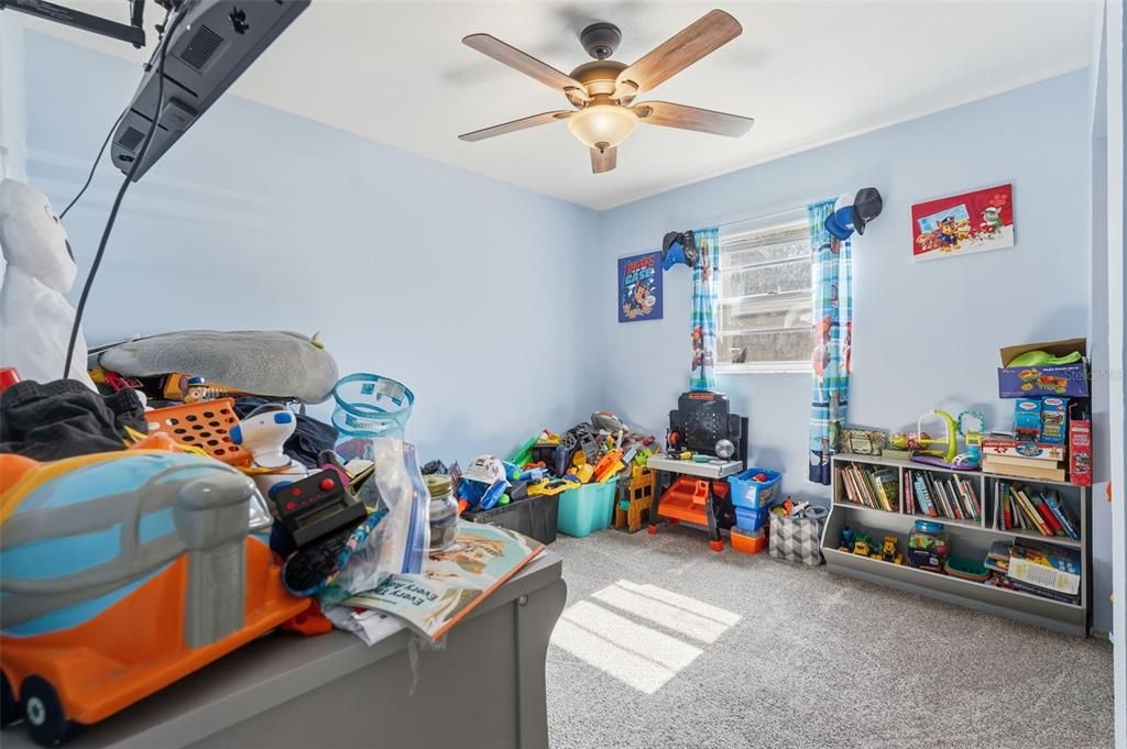 Active With Contract: $340,000 (5 beds, 2 baths, 1865 Square Feet)