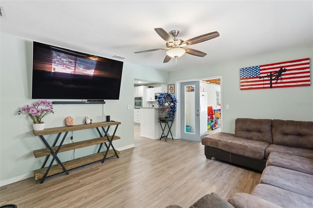 Active With Contract: $340,000 (5 beds, 2 baths, 1865 Square Feet)