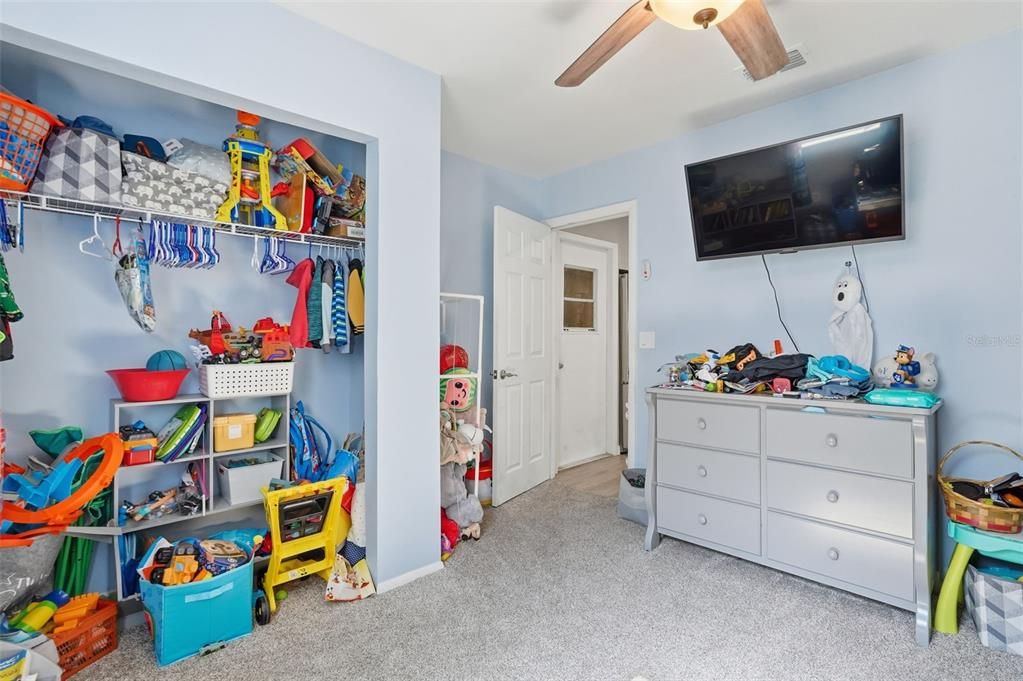 Active With Contract: $340,000 (5 beds, 2 baths, 1865 Square Feet)