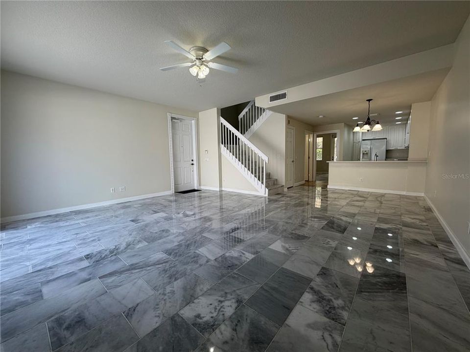 В аренду: $2,595 (3 спален, 3 ванн, 1810 Квадратных фут)