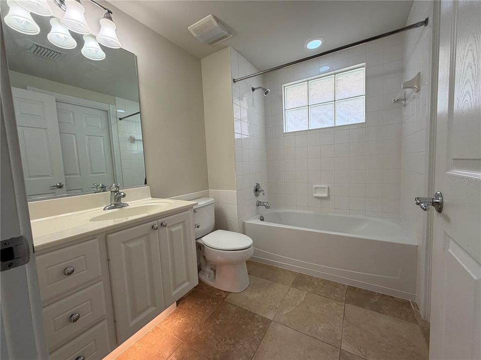 В аренду: $2,595 (3 спален, 3 ванн, 1810 Квадратных фут)