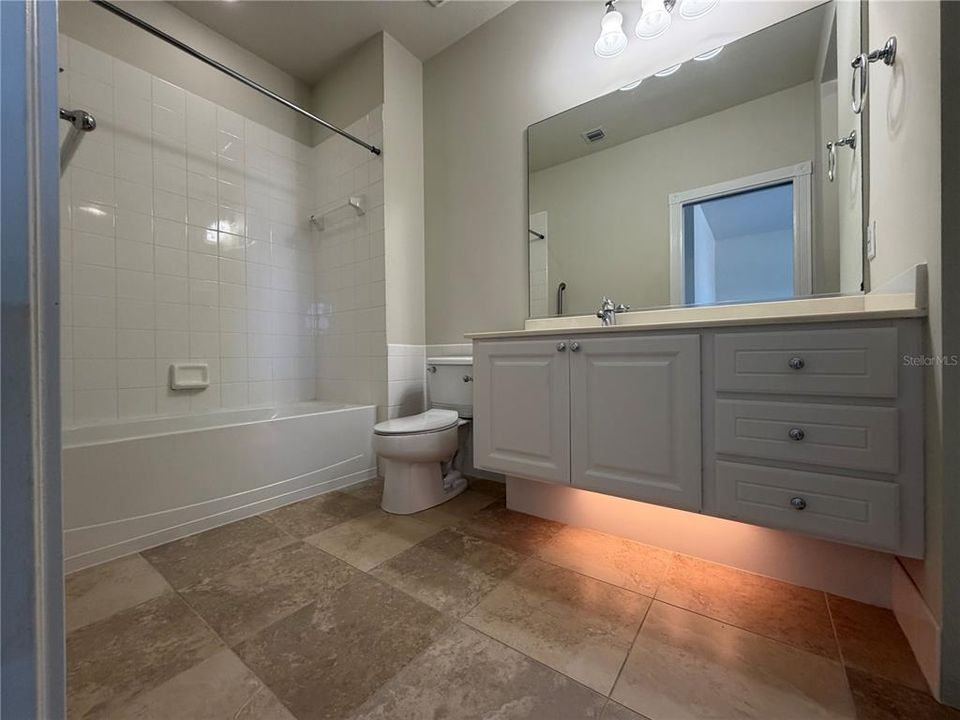 В аренду: $2,595 (3 спален, 3 ванн, 1810 Квадратных фут)