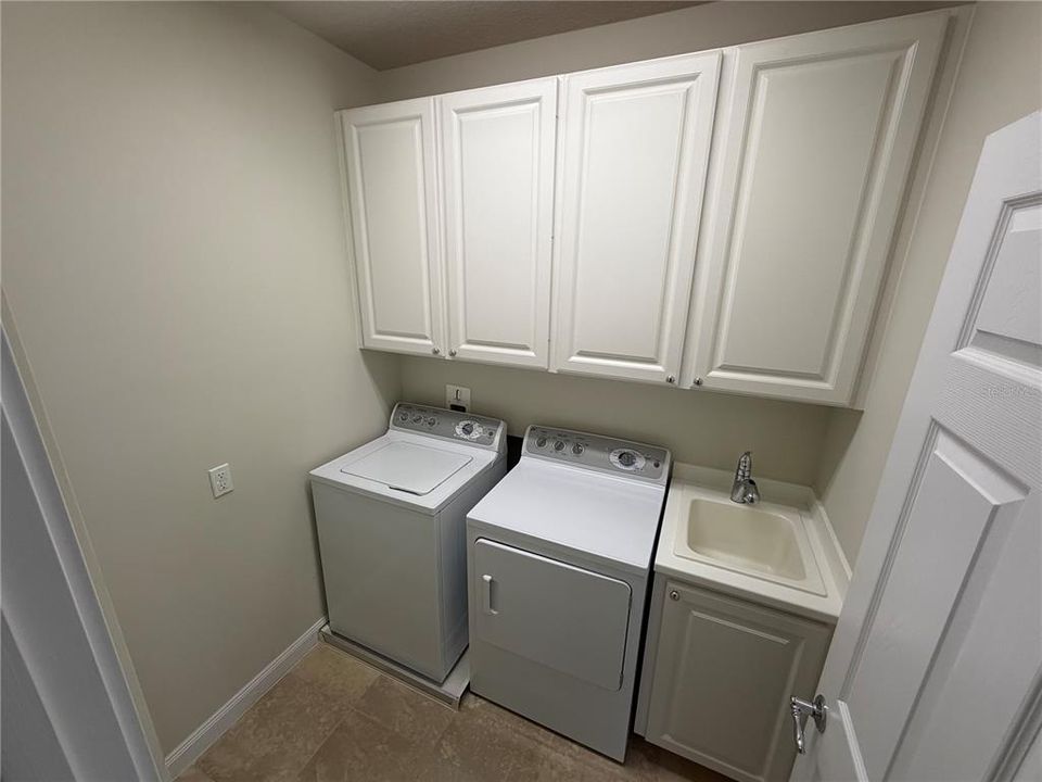 В аренду: $2,595 (3 спален, 3 ванн, 1810 Квадратных фут)