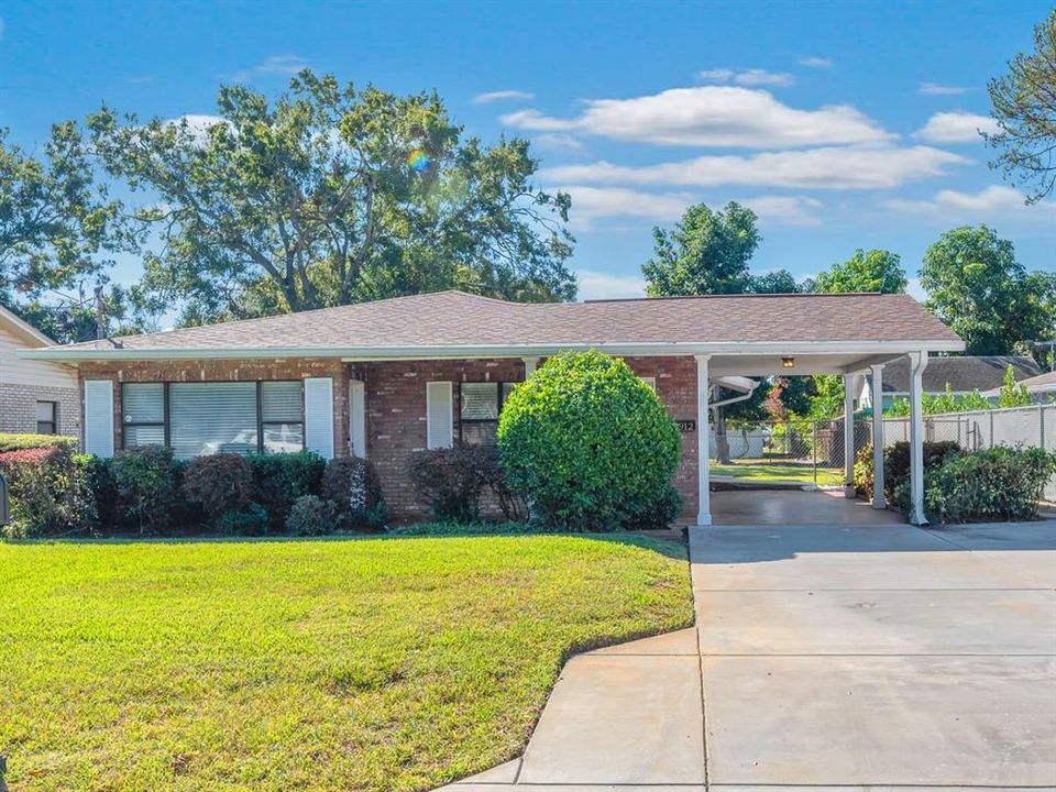 Active With Contract: $2,395 (3 beds, 1 baths, 1230 Square Feet)