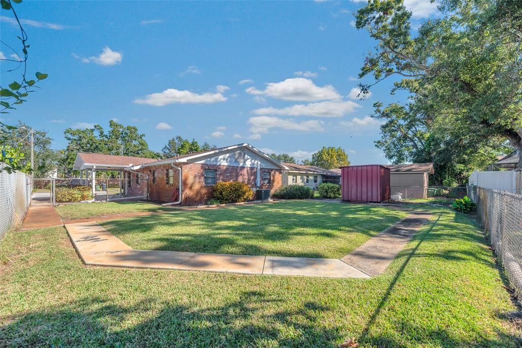 Active With Contract: $2,395 (3 beds, 1 baths, 1230 Square Feet)