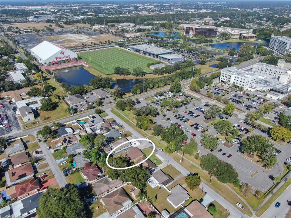 Active With Contract: $2,395 (3 beds, 1 baths, 1230 Square Feet)