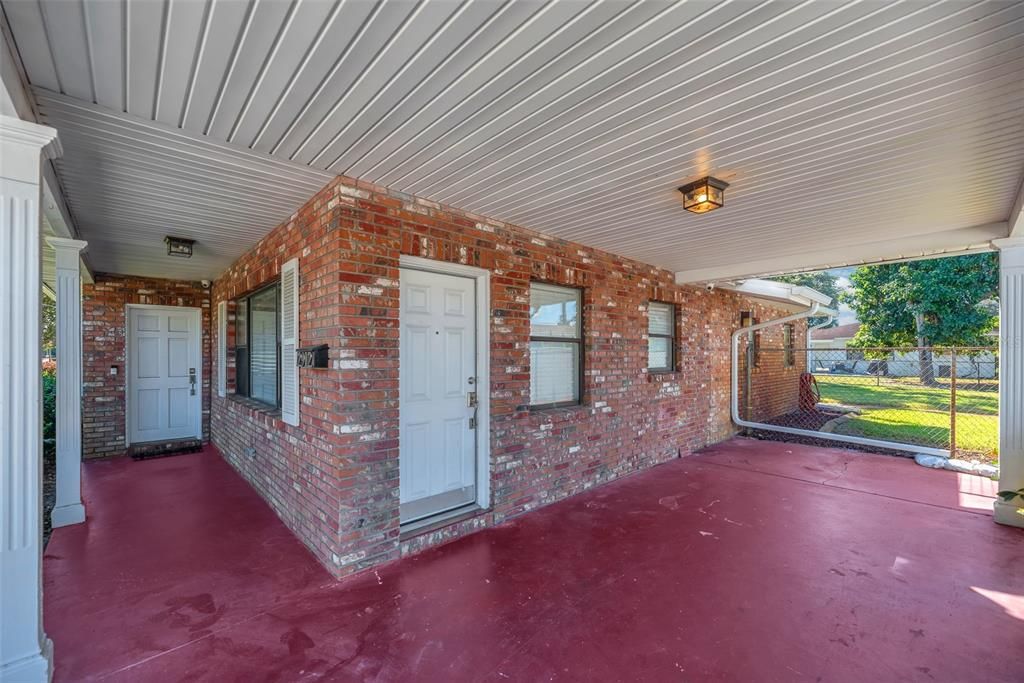 Active With Contract: $2,395 (3 beds, 1 baths, 1230 Square Feet)