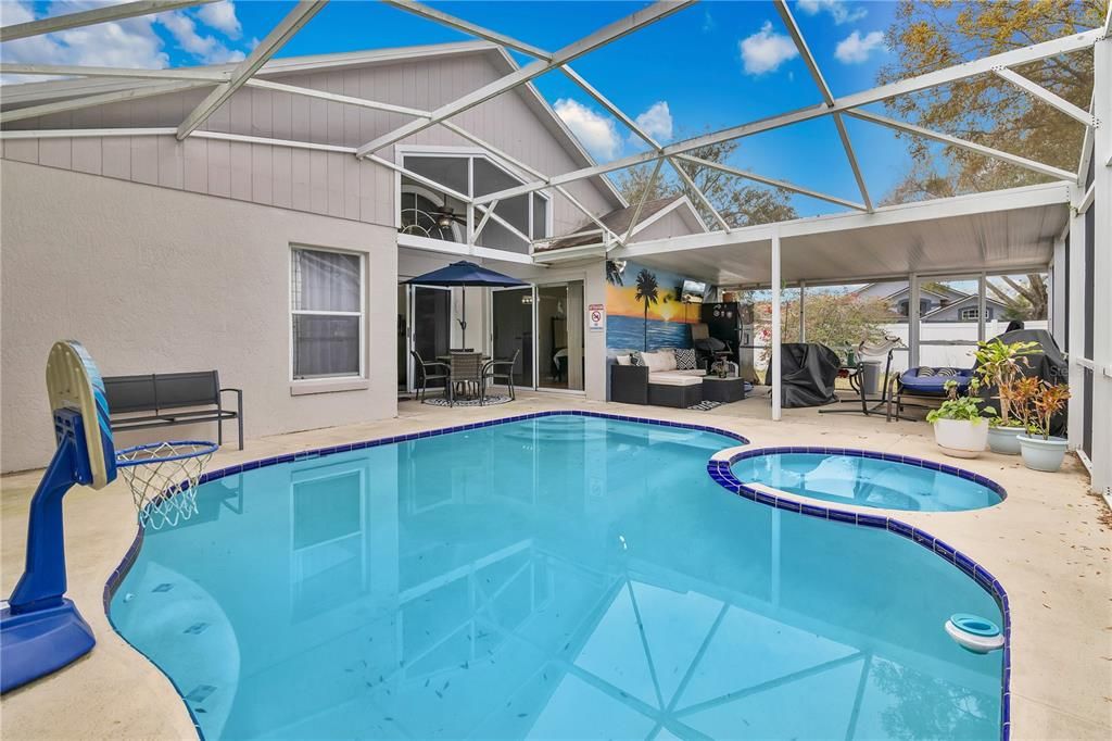 Active With Contract: $2,400 (3 beds, 2 baths, 1502 Square Feet)