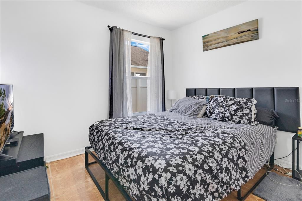 Active With Contract: $2,400 (3 beds, 2 baths, 1502 Square Feet)