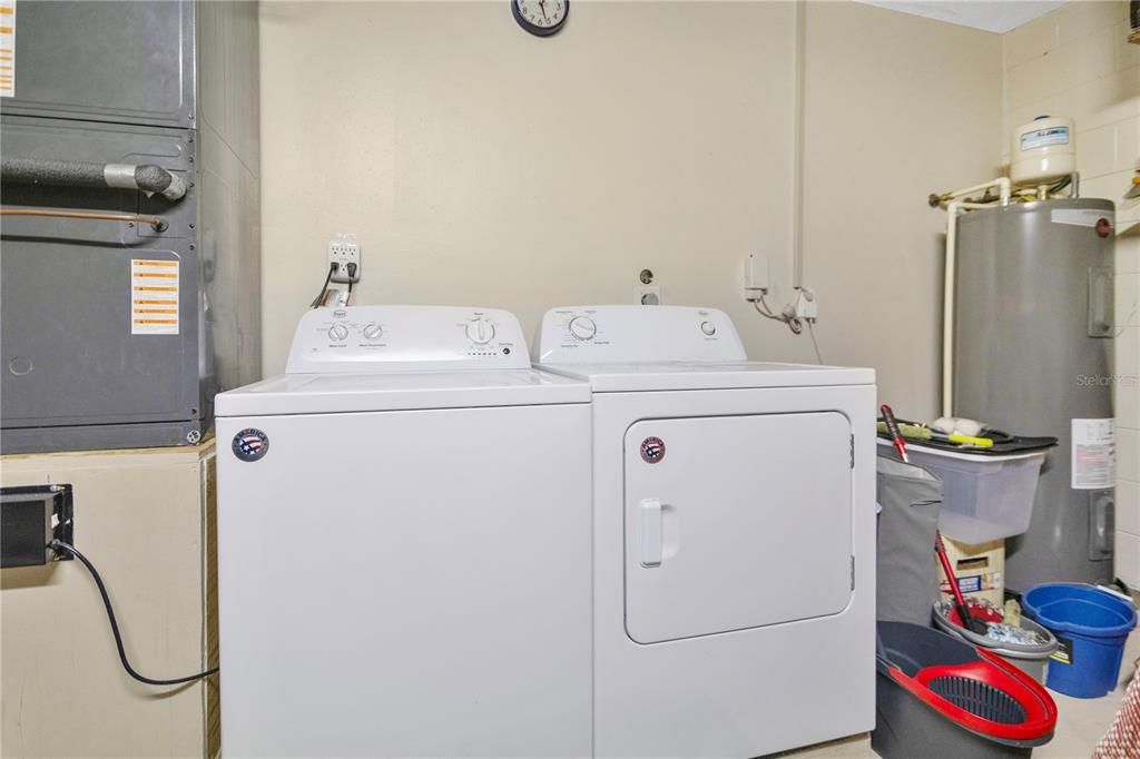 Active With Contract: $2,400 (3 beds, 2 baths, 1502 Square Feet)