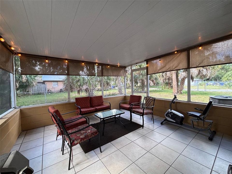 合同活跃: $240,000 (3 贝兹, 2 浴室, 1540 平方英尺)