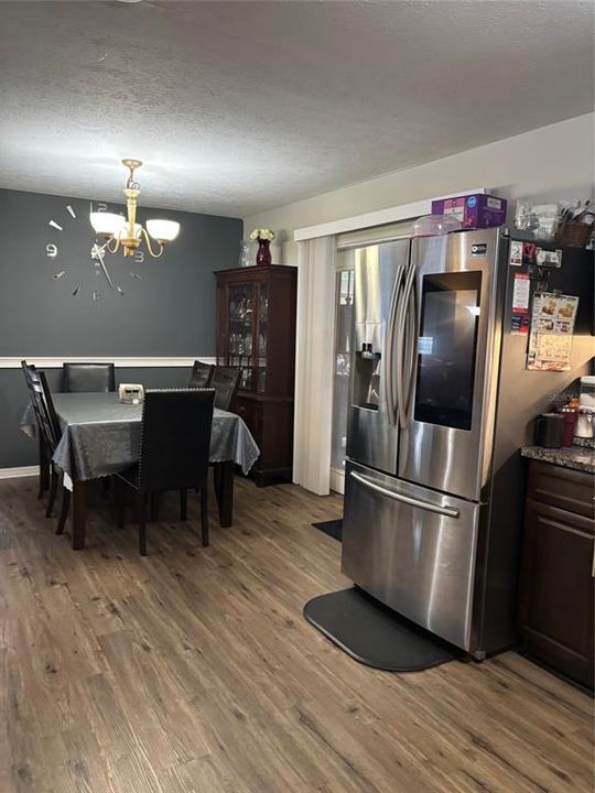 合同活跃: $240,000 (3 贝兹, 2 浴室, 1540 平方英尺)