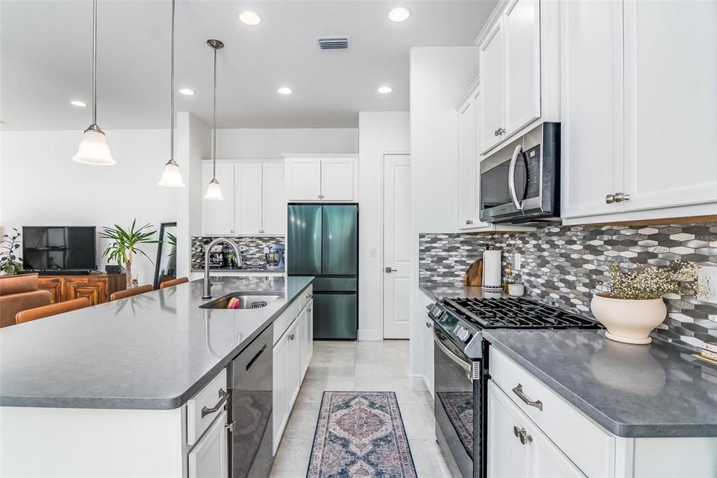 For Sale: $515,000 (3 beds, 2 baths, 1845 Square Feet)