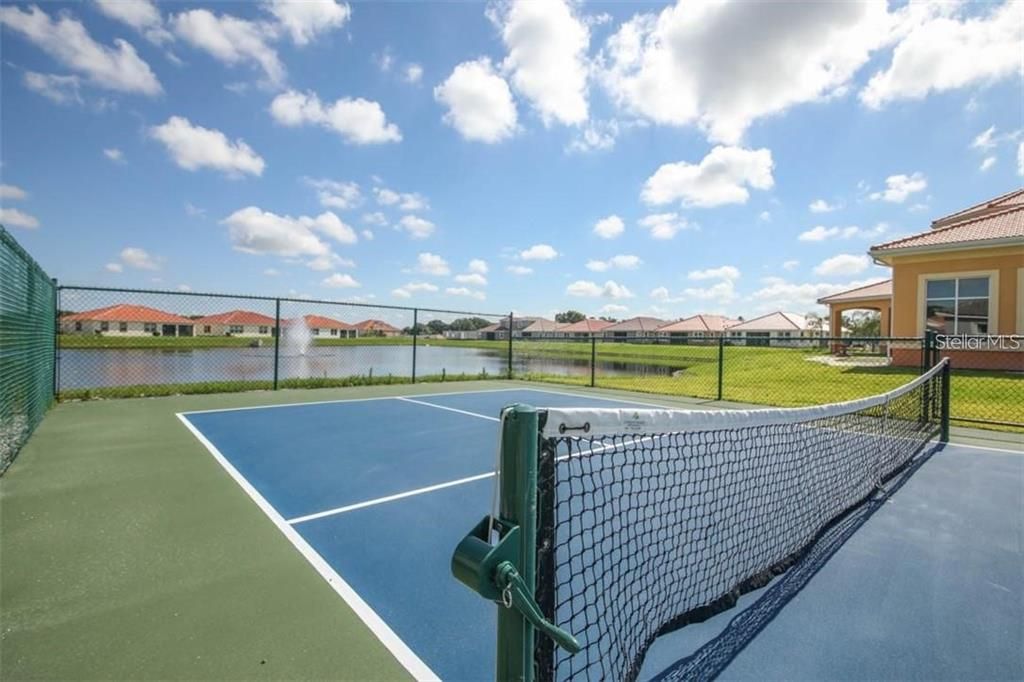 For Rent: $2,895 (3 beds, 3 baths, 2461 Square Feet)