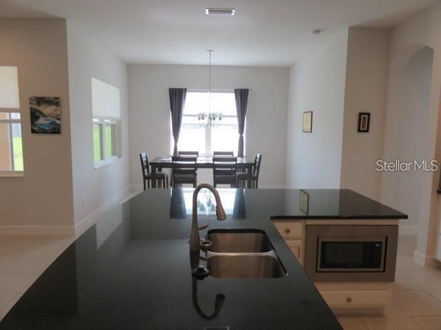 For Rent: $3,100 (3 beds, 3 baths, 2461 Square Feet)