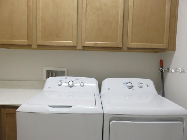 For Rent: $3,100 (3 beds, 3 baths, 2461 Square Feet)