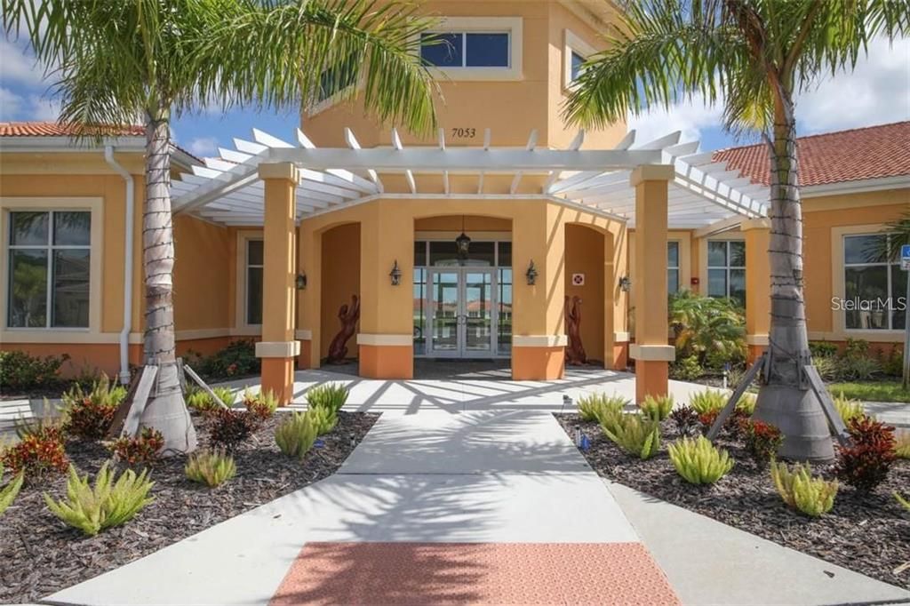 For Rent: $3,100 (3 beds, 3 baths, 2461 Square Feet)