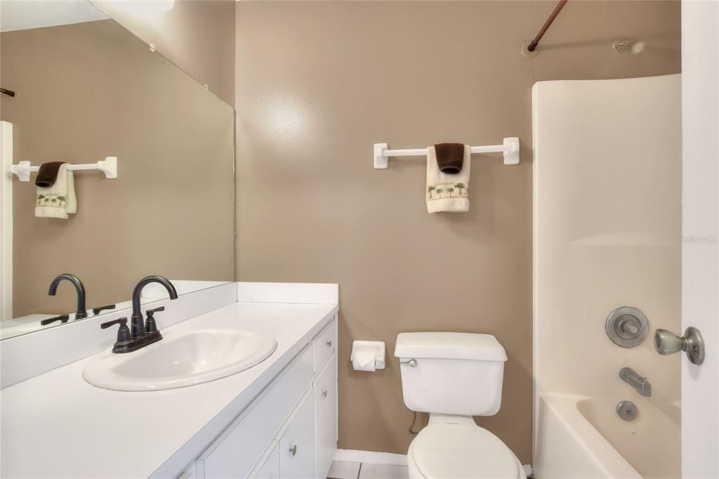 待售: $289,000 (3 贝兹, 2 浴室, 1396 平方英尺)