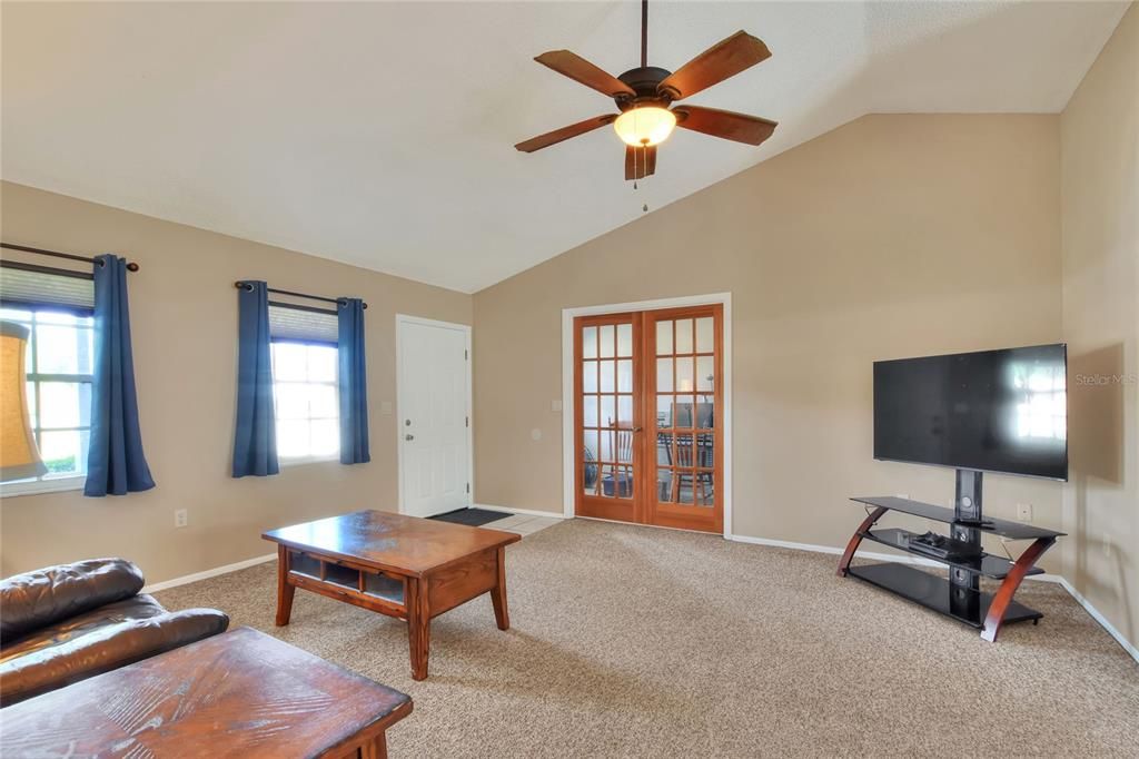 待售: $289,000 (3 贝兹, 2 浴室, 1396 平方英尺)