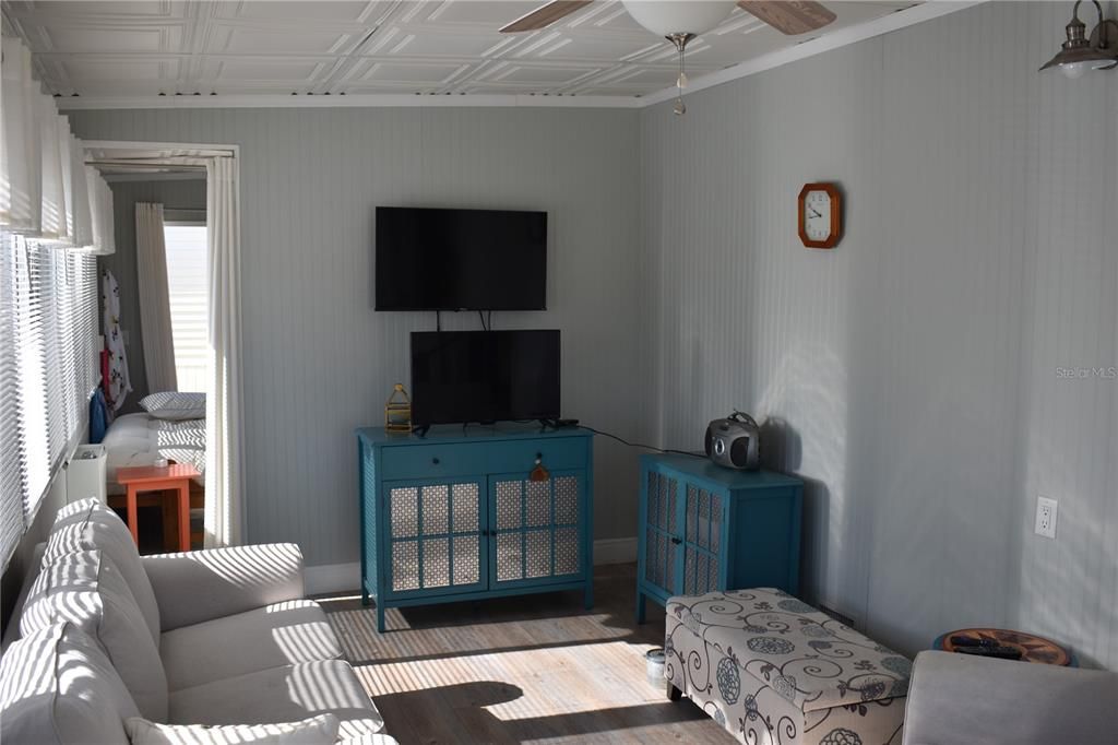 На продажу: $127,900 (1 спален, 1 ванн, 540 Квадратных фут)