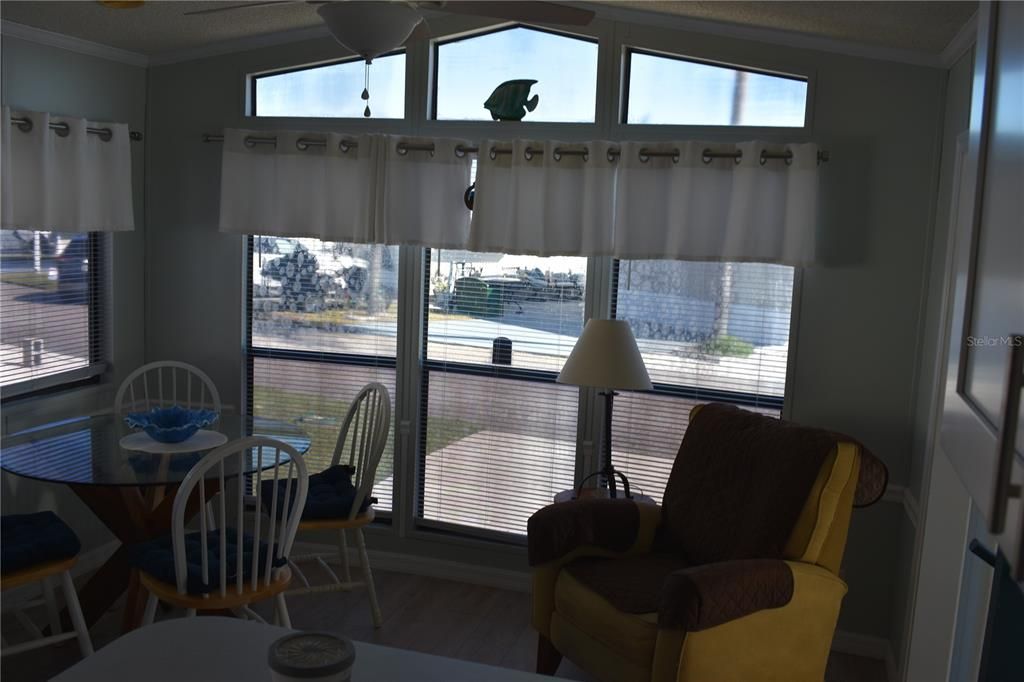 На продажу: $127,900 (1 спален, 1 ванн, 540 Квадратных фут)