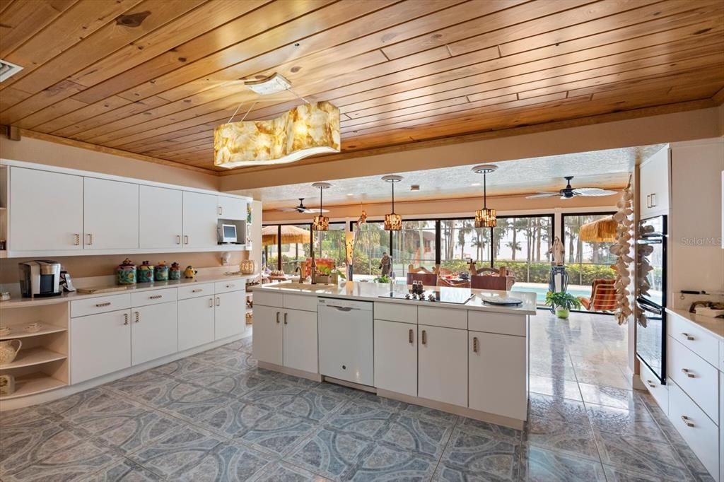 En Venta: $1,500,000 (5 camas, 4 baños, 4421 Pies cuadrados)