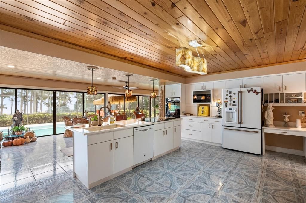 En Venta: $1,500,000 (5 camas, 4 baños, 4421 Pies cuadrados)